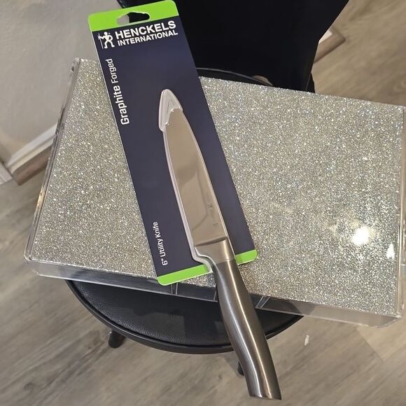 Zwilling Henckels Graphite Forged 6" Utility Knife - Picture 6 of 6